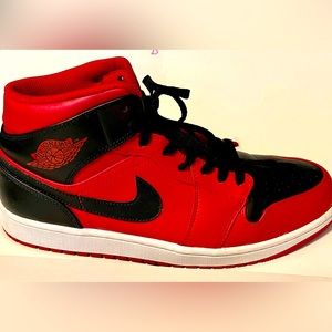 Jordan 1 Mid Reverse size 11